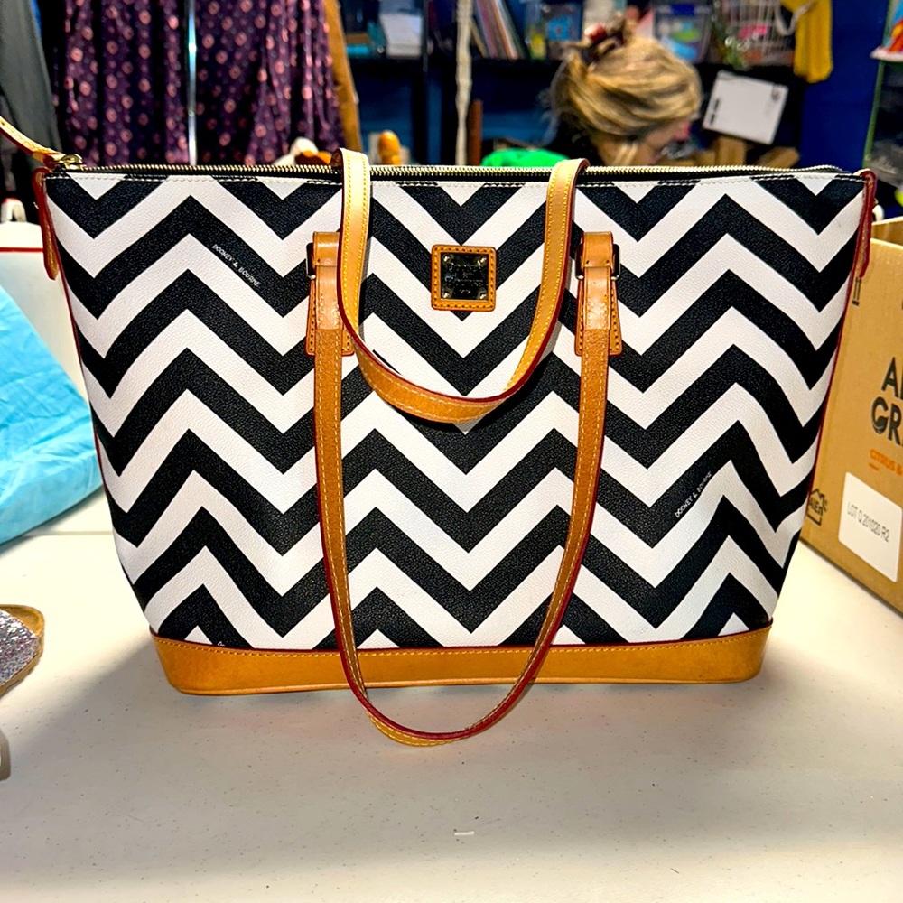 New without tags Dooney & Bourke 1975 purse black & white & tan